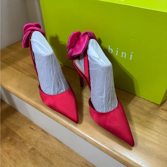 Gianni Bini -Elegant Red Women's Heels with Floral Accent - Picture 2 of 5